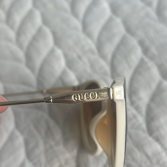 Gucci authentic sunglasses - Picture 3 of 10